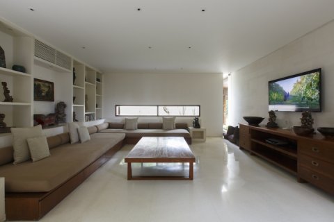 5 bedrooms Villa in South Kuta, Badung, Indonesia No. 596 8