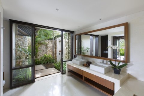 5 bedrooms Villa in South Kuta, Badung, Indonesia No. 596 19