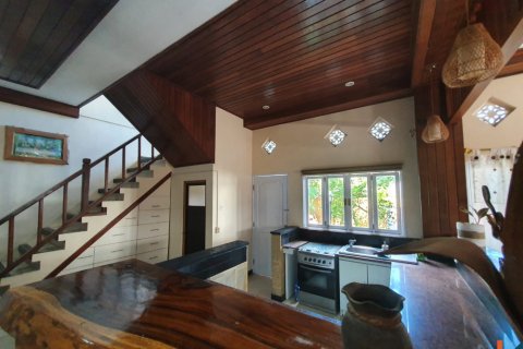 3 bedrooms Villa in Tibubeneng, Badung, Indonesia No. 11585 4