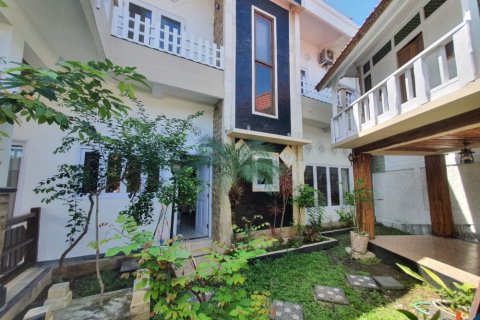 3 bedrooms Villa in Tibubeneng, Badung, Indonesia No. 11585
