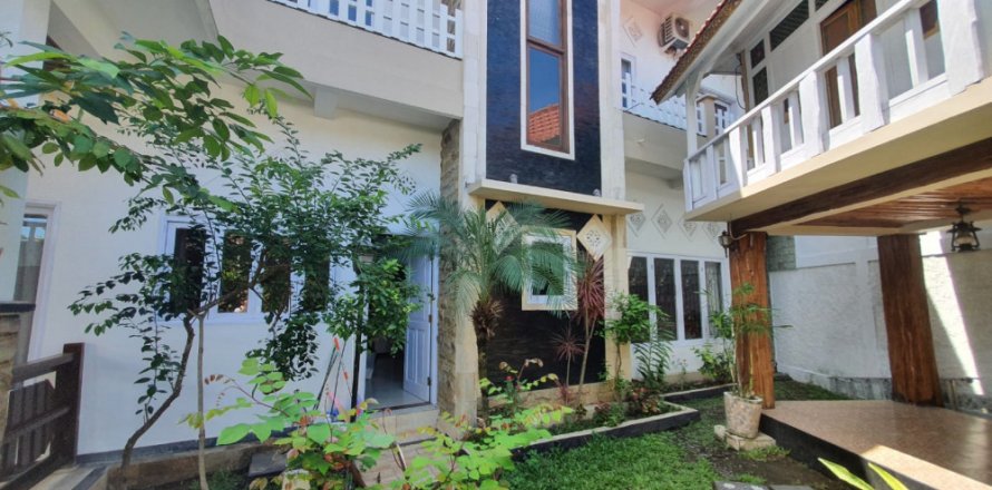 3 bedrooms Villa in Tibubeneng, Badung, Indonesia No. 11585