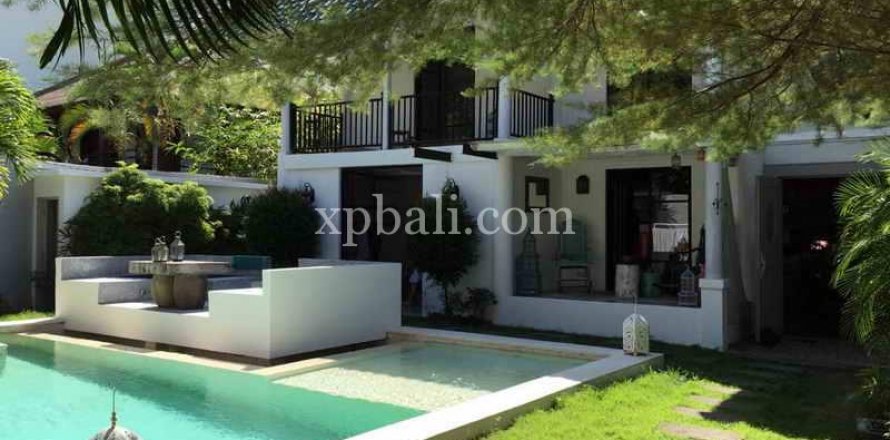 Вилла с 3 спальнями в Seminyak, Бадунг, Индонезия № 477