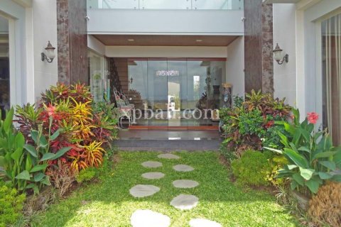 3 bedrooms Villa in South Kuta, Badung, Indonesia No. 7946 4
