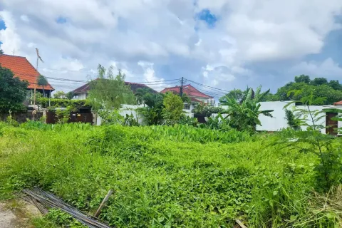 Land in Tumbak Bayuh, Mengwi, Badung, Indonesia No. 10504 9