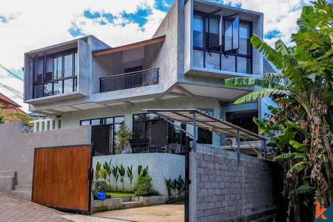 4 bedrooms Villa in Denpasar, Indonesia No. 10502