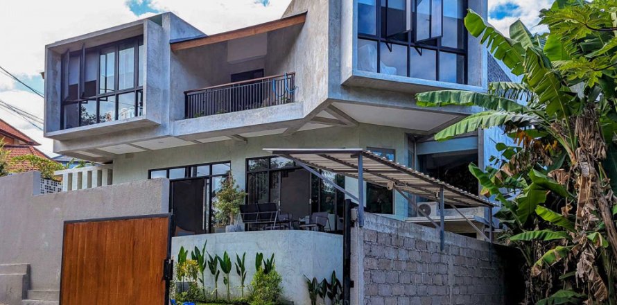 4 bedrooms Villa in Denpasar, Indonesia No. 10502