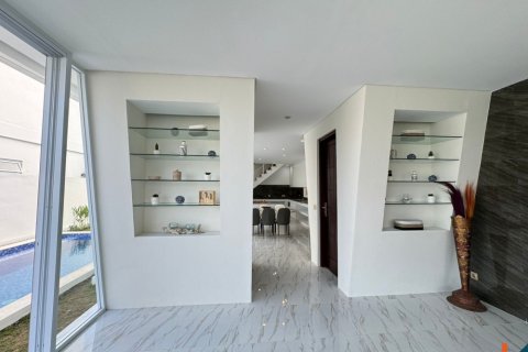 3 bedrooms Villa in Kerobokan, Badung, Indonesia No. 11063 11