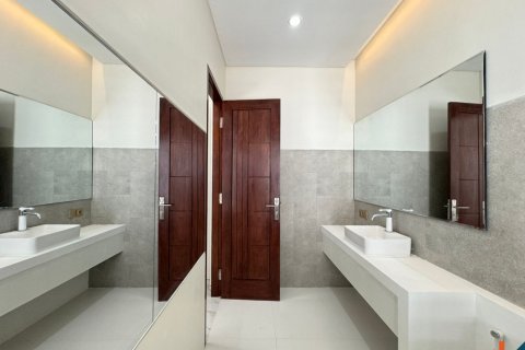 3 bedrooms Villa in Kerobokan, Badung, Indonesia No. 11063 13