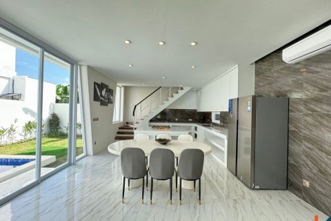 3 bedrooms Villa in Kerobokan, Badung, Indonesia No. 11063 24