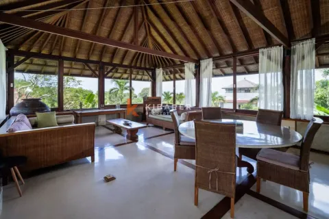4 bedrooms Villa in Ungasan, Badung, Indonesia No. 13299 18