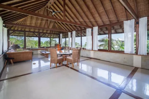 4 bedrooms Villa in Ungasan, Badung, Indonesia No. 13299 17