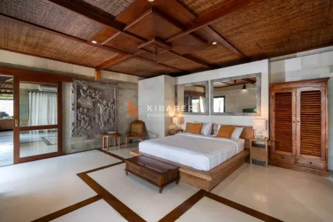 4 bedrooms Villa in Ungasan, Badung, Indonesia No. 13299 27