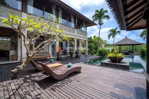 4 bedrooms Villa in Ungasan, Badung, Indonesia No. 13299 2