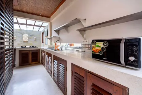 4 bedrooms Villa in Ungasan, Badung, Indonesia No. 13299 6