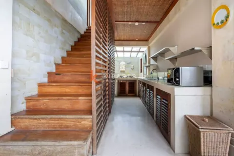 4 bedrooms Villa in Ungasan, Badung, Indonesia No. 13299 8