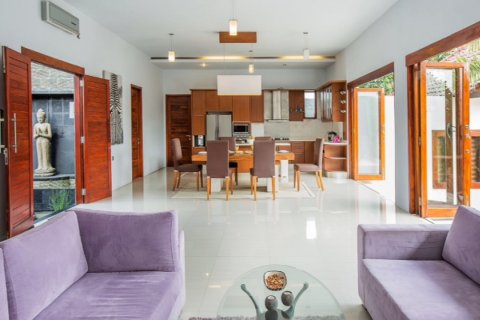 3 bedrooms Villa in Kuta, Badung, Indonesia No. 13303 8