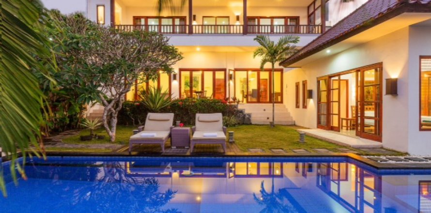 3 bedrooms Villa in Kuta, Badung, Indonesia No. 13303