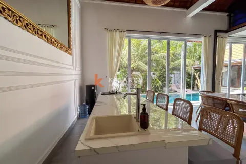4 bedrooms Villa in Badung, Indonesia No. 13301 16