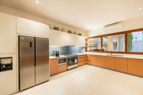 3 bedrooms Villa in Canggu, Badung, Indonesia No. 834 8