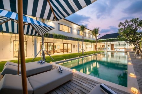 3 bedrooms Villa in Canggu, Badung, Indonesia No. 834 10