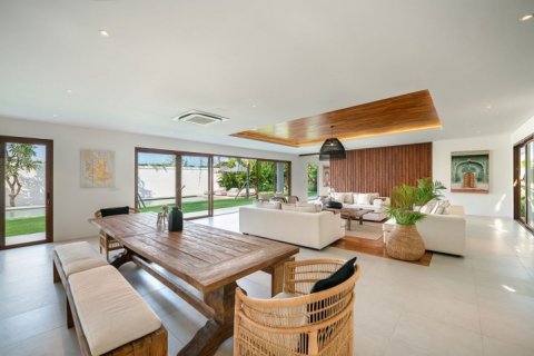 3 bedrooms Villa in Canggu, Badung, Indonesia No. 834 4