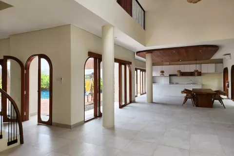 4 bedrooms Villa in Canggu, Badung, Indonesia No. 10308 8