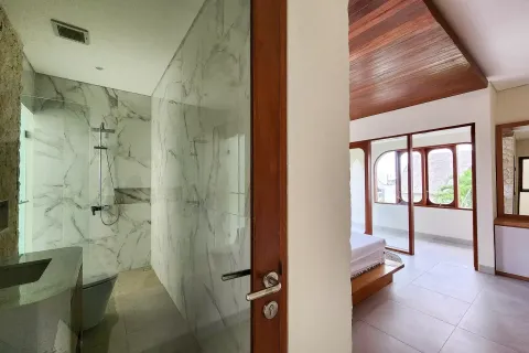 4 bedrooms Villa in Canggu, Badung, Indonesia No. 10308 25