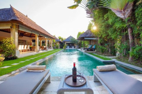 3 bedrooms Villa in Seminyak, Badung, Indonesia No. 1026