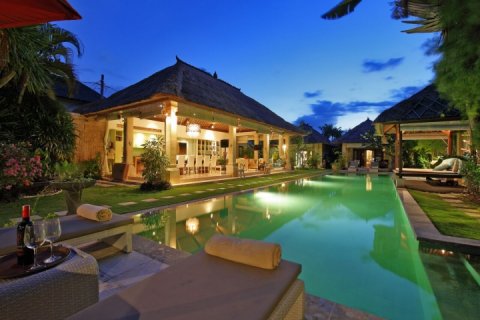 Вилла с 3 спальнями в Seminyak, Бадунг, Индонезия № 1026 11