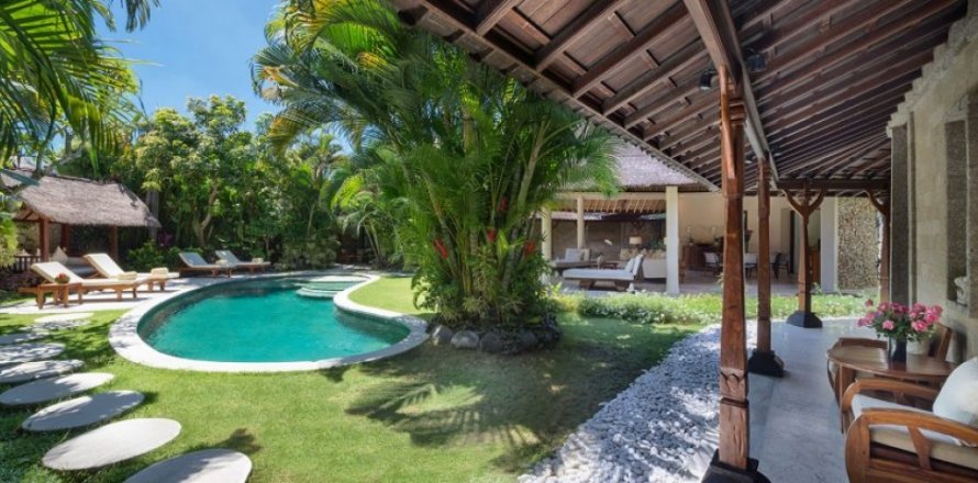 2 bedrooms Villa in Seminyak, Badung, Indonesia No. 1027