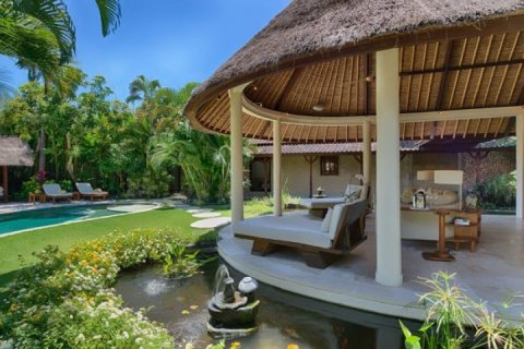 2 bedrooms Villa in Seminyak, Badung, Indonesia No. 1027 2
