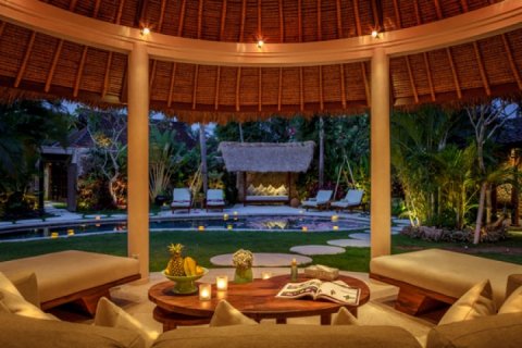 2 bedrooms Villa in Seminyak, Badung, Indonesia No. 1027 3