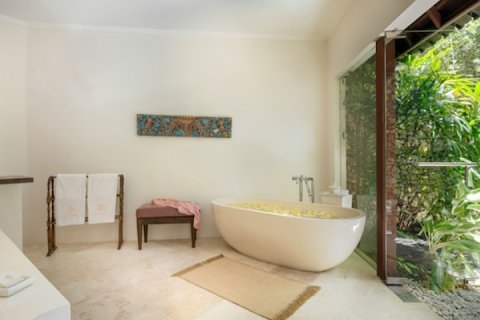 2 bedrooms Villa in Seminyak, Badung, Indonesia No. 1027 16