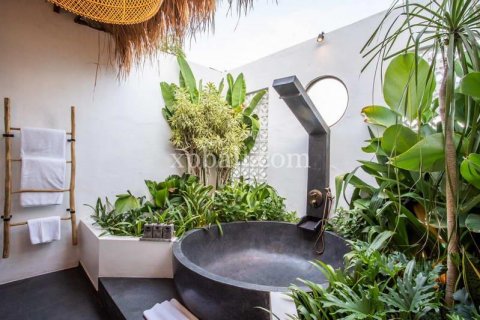 Вилла с 15 спальнями в Canggu, Бадунг, Индонезия № 320 3