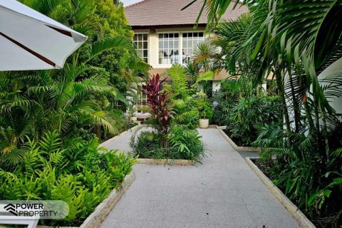 4 bedrooms Villa in Seminyak, Badung, Indonesia No. 321