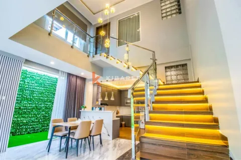 6 bedrooms Villa in Kuta, Badung, Indonesia No. 11970 4