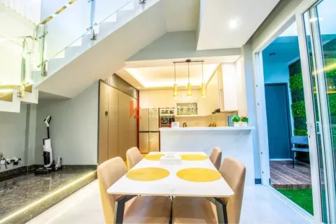 6 bedrooms Villa in Kuta, Badung, Indonesia No. 11970 10