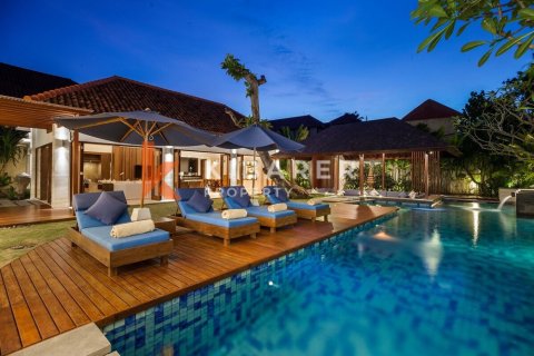 Вилла с 4 спальнями в Seminyak, Бадунг, Индонезия № 11969 21