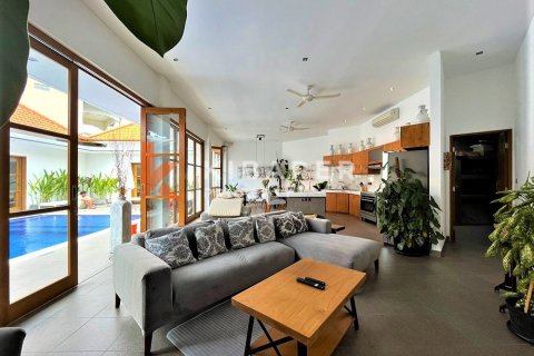 Вилла с 3 спальнями в Kerobokan, Бадунг, Индонезия № 12074 20