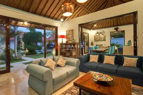 3 bedrooms Villa in Kerobokan, Badung, Indonesia No. 12837 5