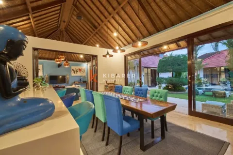 3 bedrooms Villa in Kerobokan, Badung, Indonesia No. 12837 4
