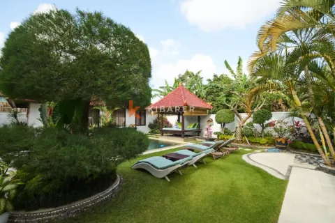 3 bedrooms Villa in Kerobokan, Badung, Indonesia No. 12837