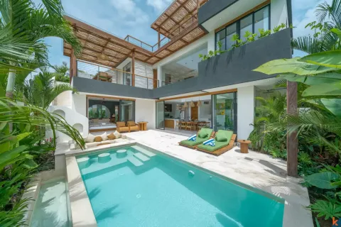 3 bedrooms Villa in South Kuta, Badung, Indonesia No. 13202