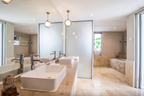 5 bedrooms Villa in Tabanan, Indonesia No. 11051 17