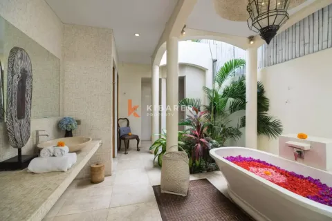 4 bedrooms Villa in Seminyak, Badung, Indonesia No. 12618 7