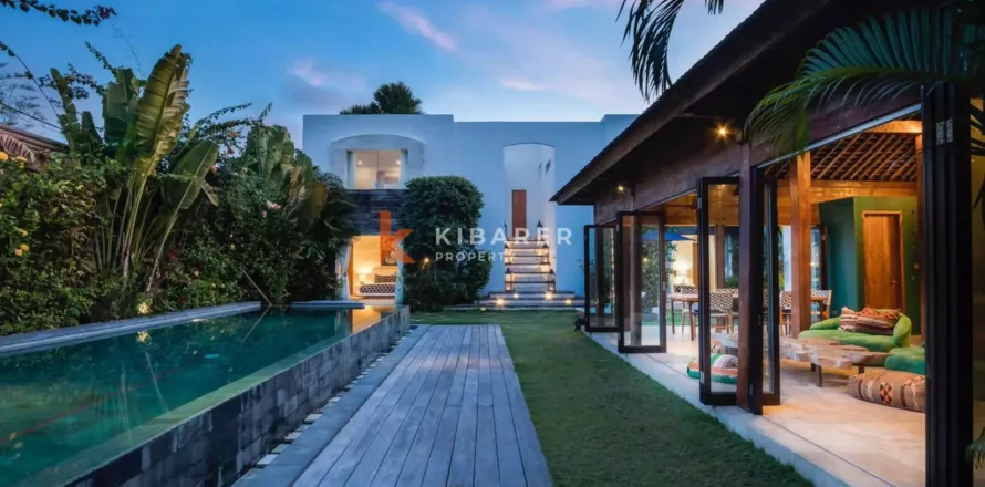 4 bedrooms Villa in Seminyak, Badung, Indonesia No. 12618
