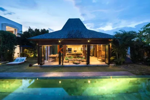 4 bedrooms Villa in Seminyak, Badung, Indonesia No. 12618 5