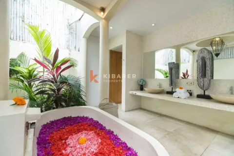 4 bedrooms Villa in Seminyak, Badung, Indonesia No. 12618 9