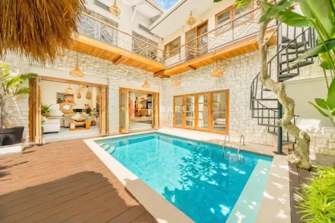 6 bedrooms Villa in Tibubeneng, Badung, Indonesia No. 12079