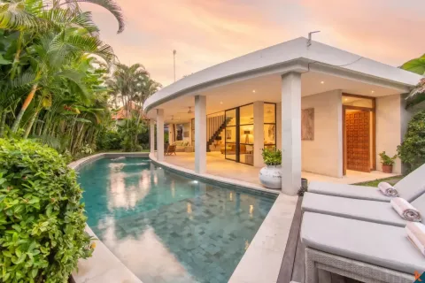 4 bedrooms Villa in Seminyak, Badung, Indonesia No. 10258